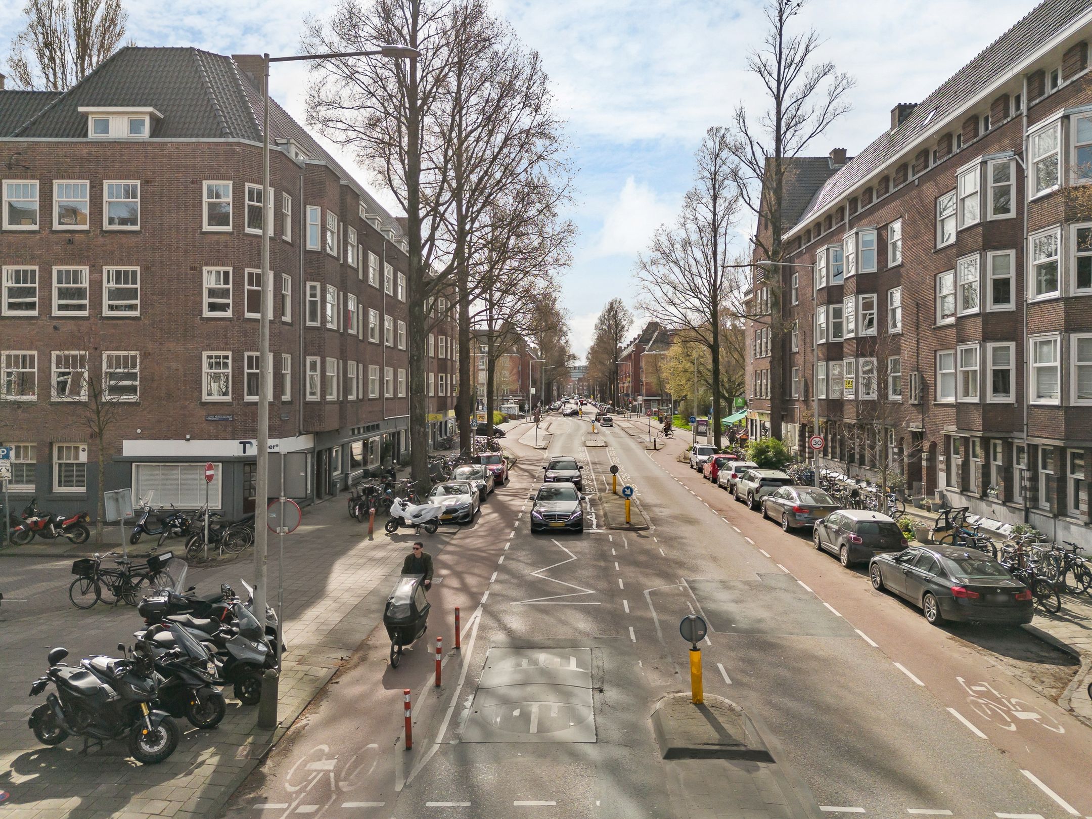 Photo 39 of Haarlemmermeerstraat 58-H