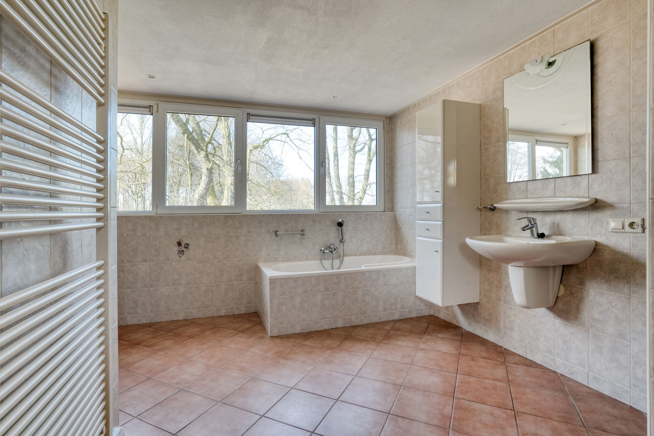 Spacious detached farmhouse with impressive garden and annexe in Haaksbergen — 32