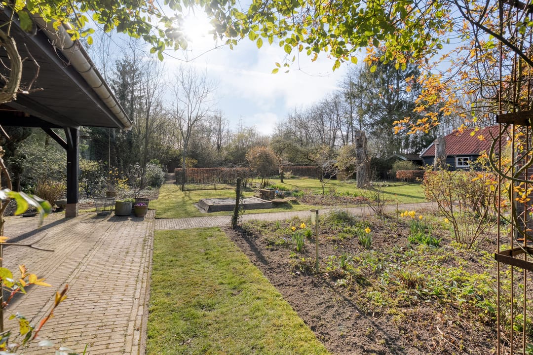 Spacious detached farmhouse with impressive garden and annexe in Haaksbergen — 51