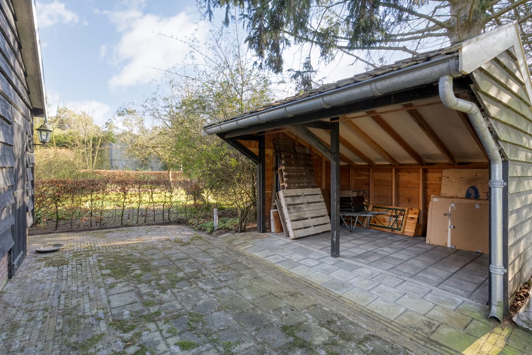 Spacious detached farmhouse with impressive garden and annexe in Haaksbergen — 59