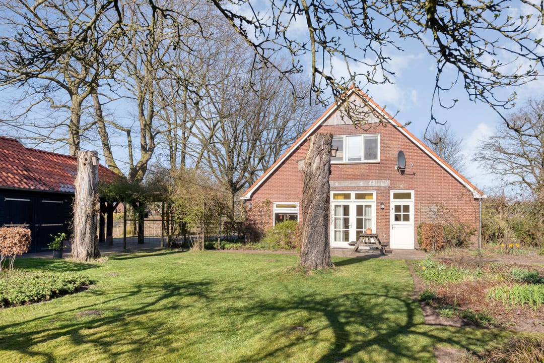 Spacious detached farmhouse with impressive garden and annexe in Haaksbergen — 65