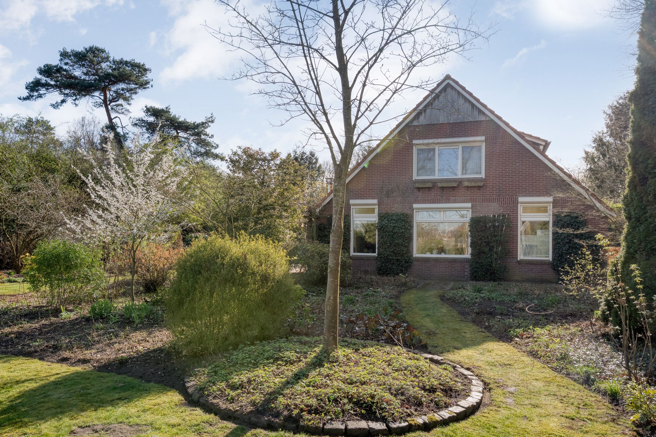 Spacious detached farmhouse with impressive garden and annexe in Haaksbergen — 79