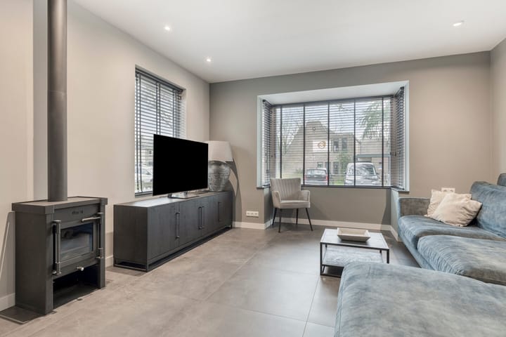 Photo 2 of Middenstraat 12