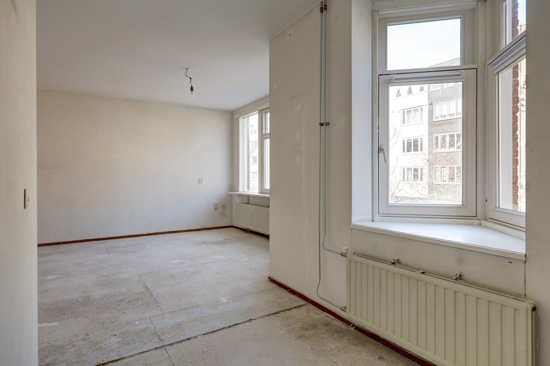 Charming 2-Room Apartment with South-Facing Balcony in De Pijp — 12