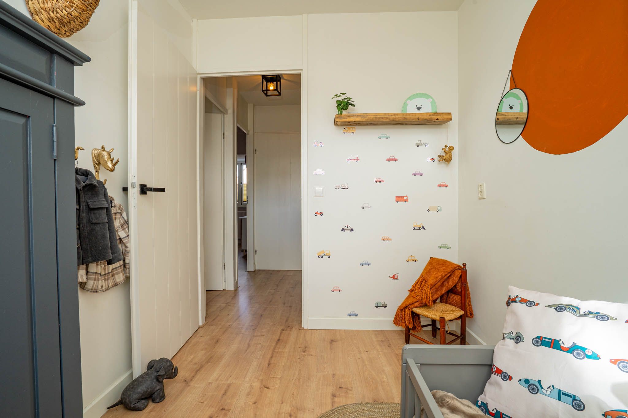Move-in ready semi detached house with modern veranda and mancave in Milheeze — 28