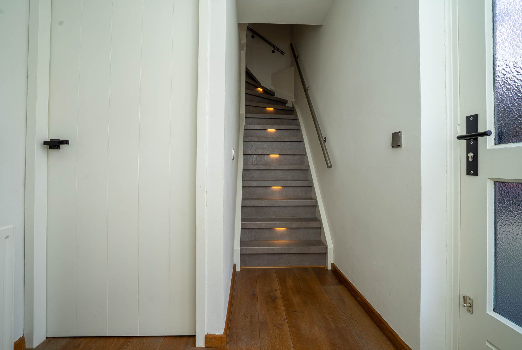 Move-in ready semi detached house with modern veranda and mancave in Milheeze — 19