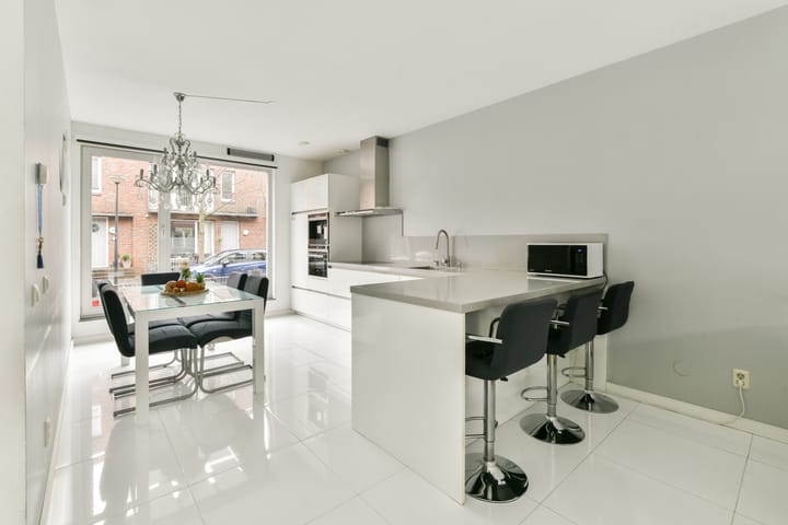 Photo 2 of Kousenbandstraat 32