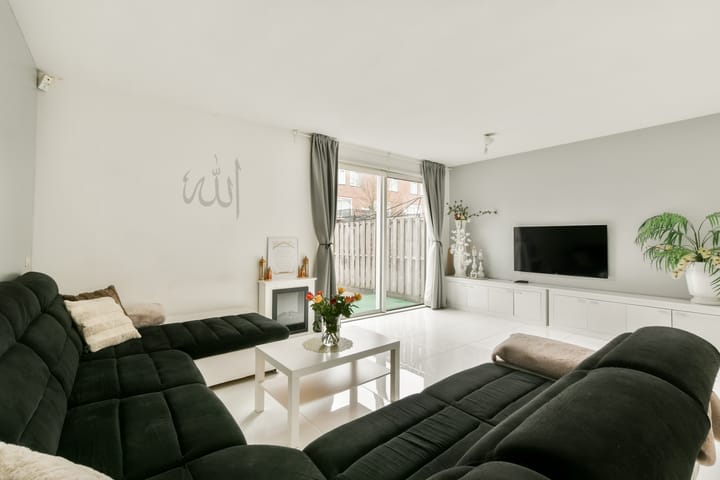 Photo 3 of Kousenbandstraat 32