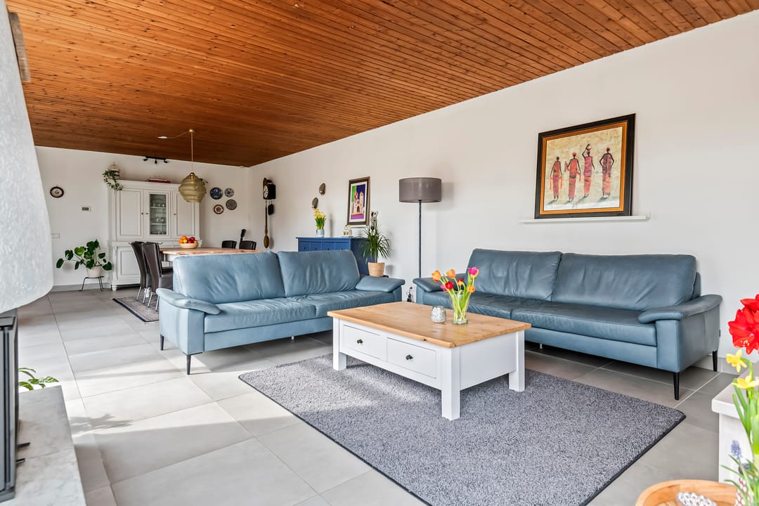 Modern Bungalow with Solar Panels in Quiet Location — 16