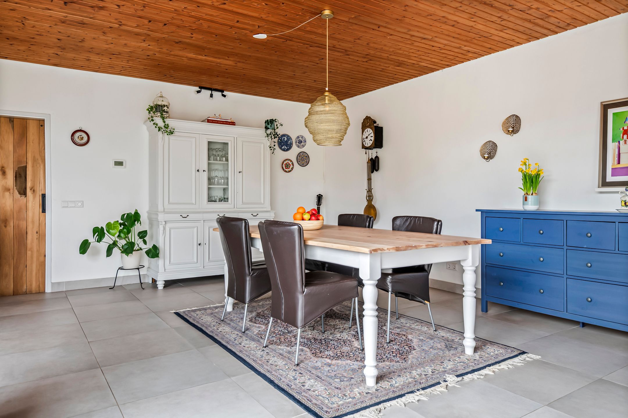 Modern Bungalow with Solar Panels in Quiet Location — 17