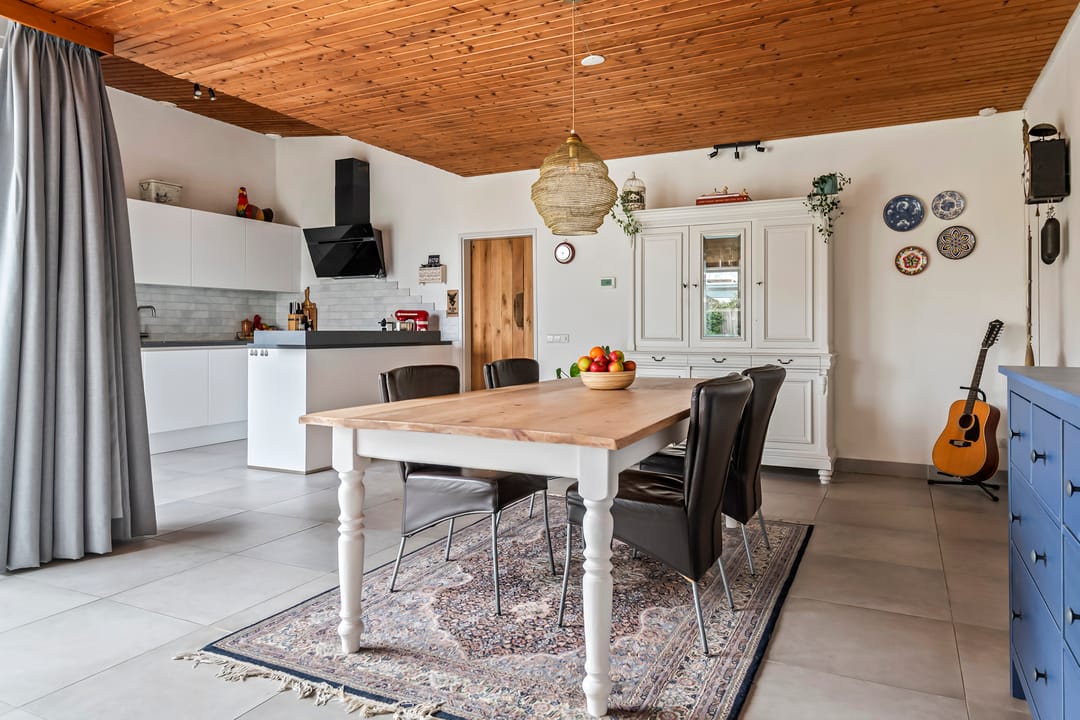 Modern Bungalow with Solar Panels in Quiet Location — 21