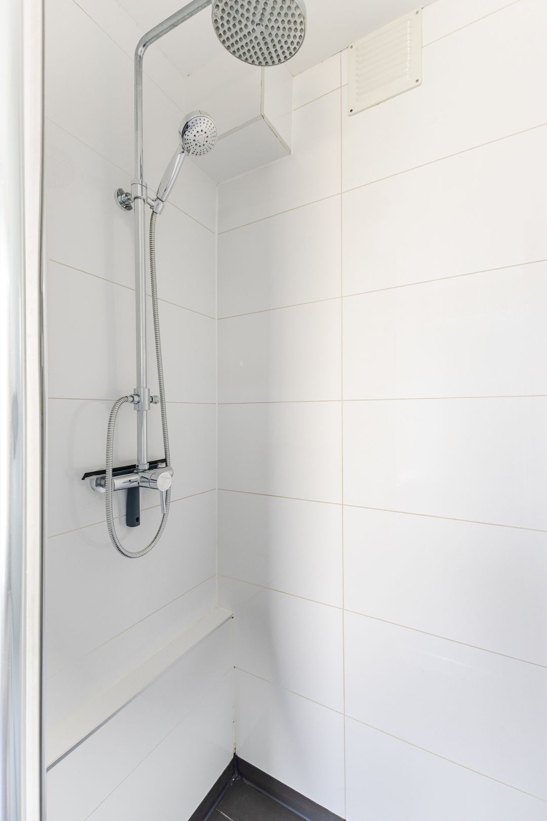 Renovated 2-Room Apartment with West-Facing Balcony in Weesp — 23