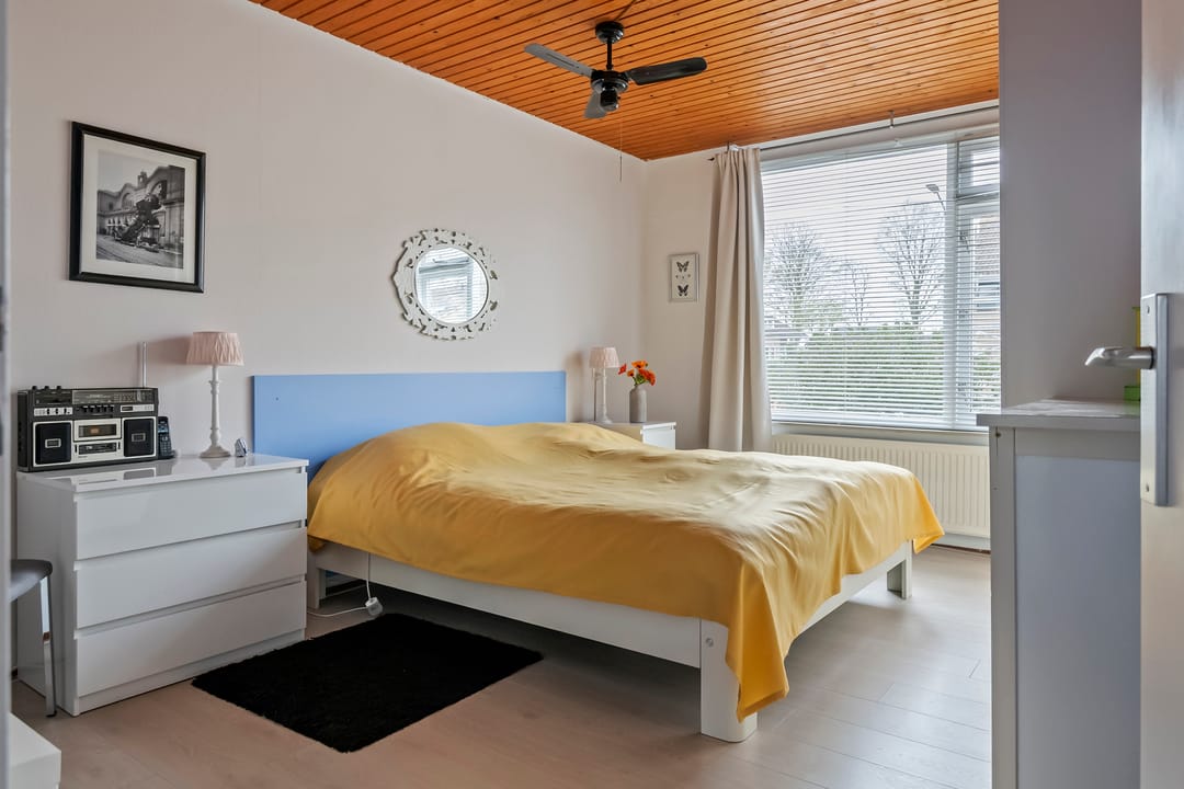 Modern Bungalow with Solar Panels in Quiet Location — 37