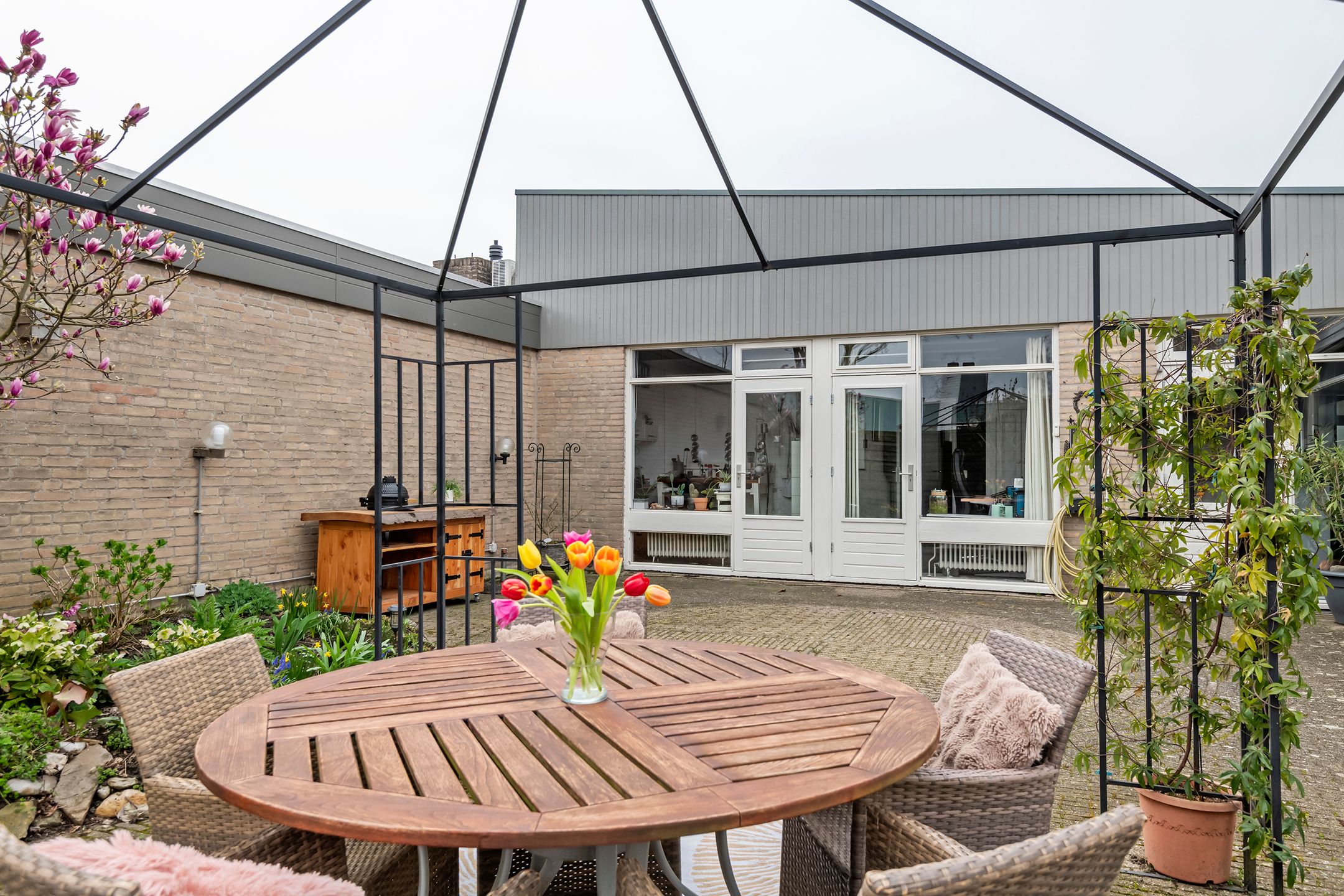 Modern Bungalow with Solar Panels in Quiet Location — 59