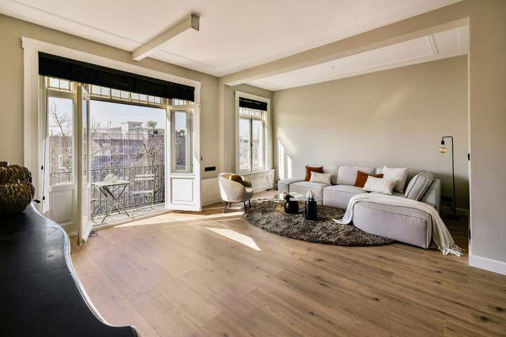 Photo 2 of Emmastraat 29-3