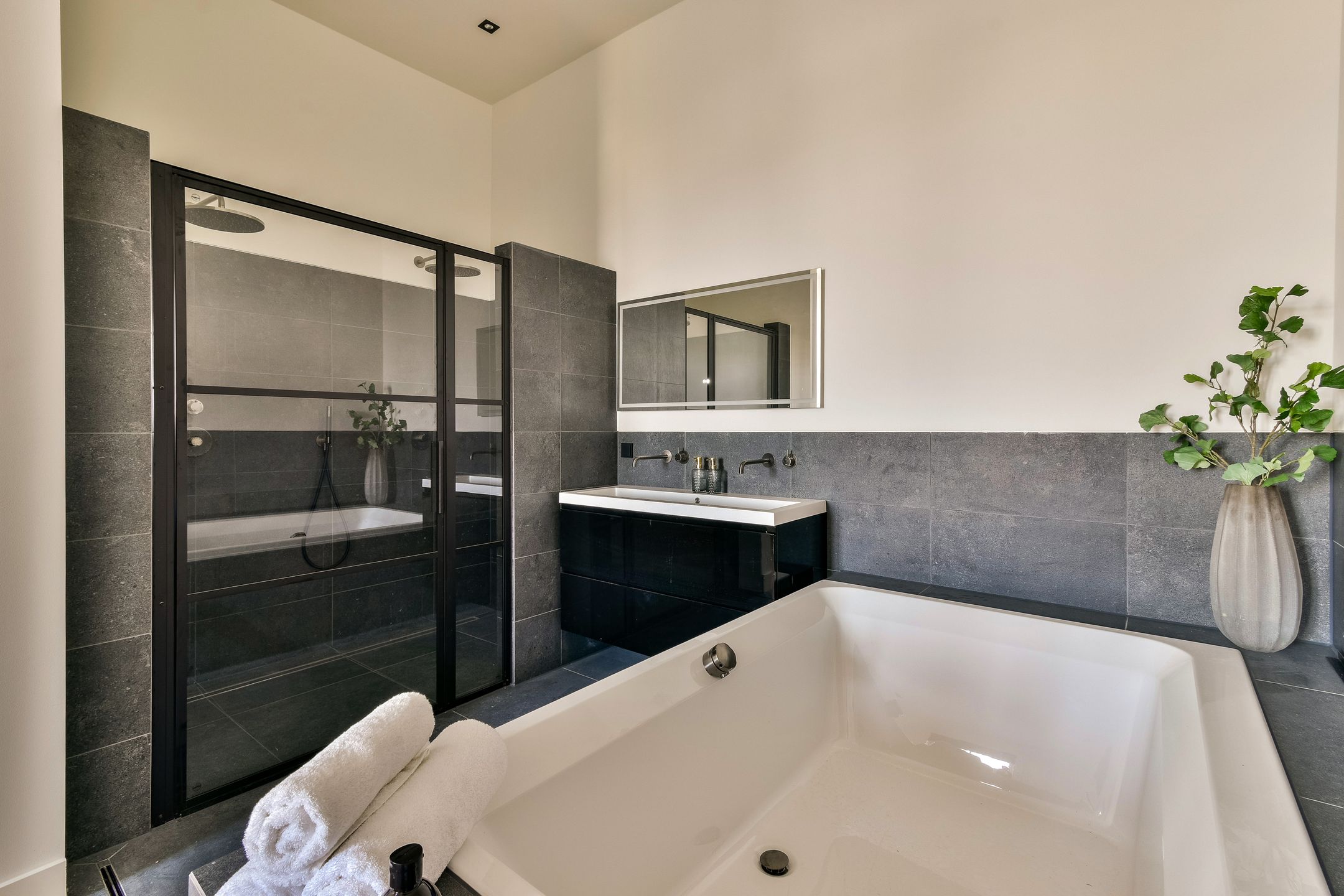 Foto 15 van Emmastraat 29-3