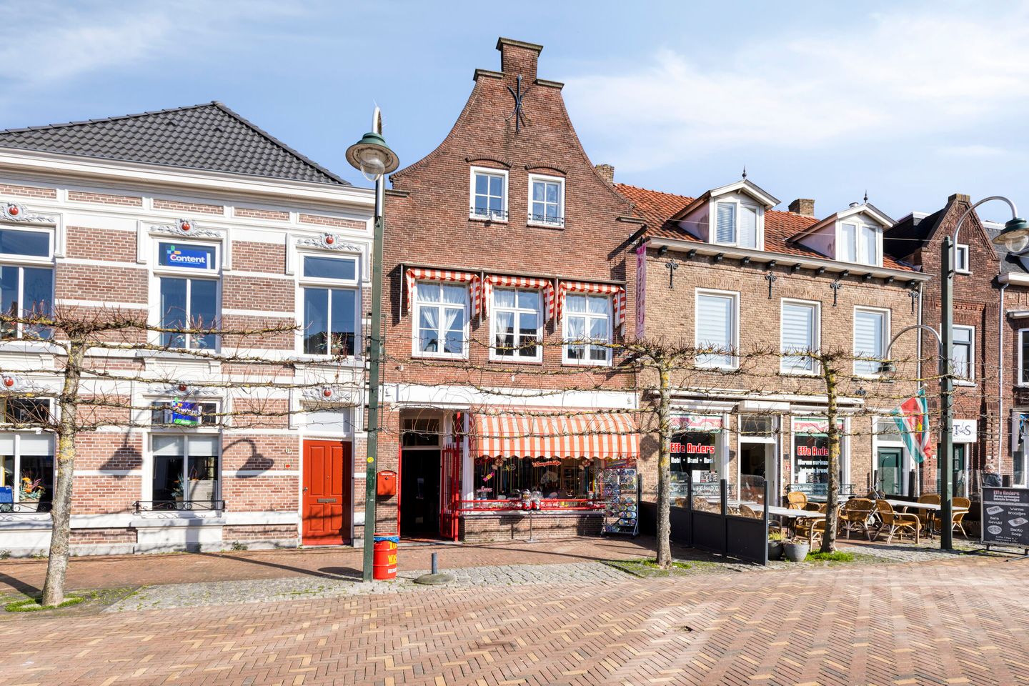 View photo 2 of Markt 8