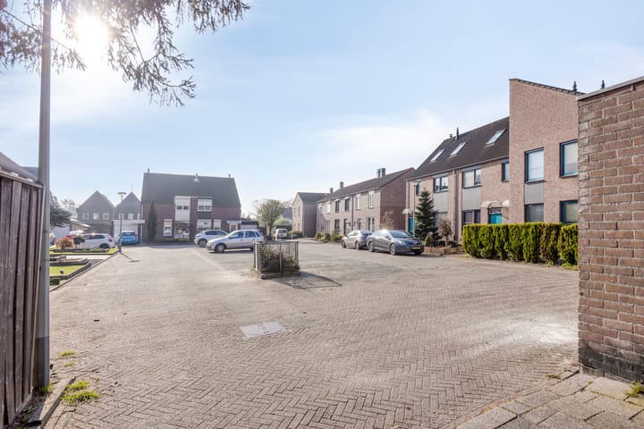 Photo 2 of van Darthlaan 14