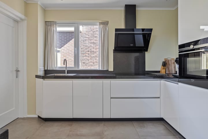 Photo 3 of Havenweg 41