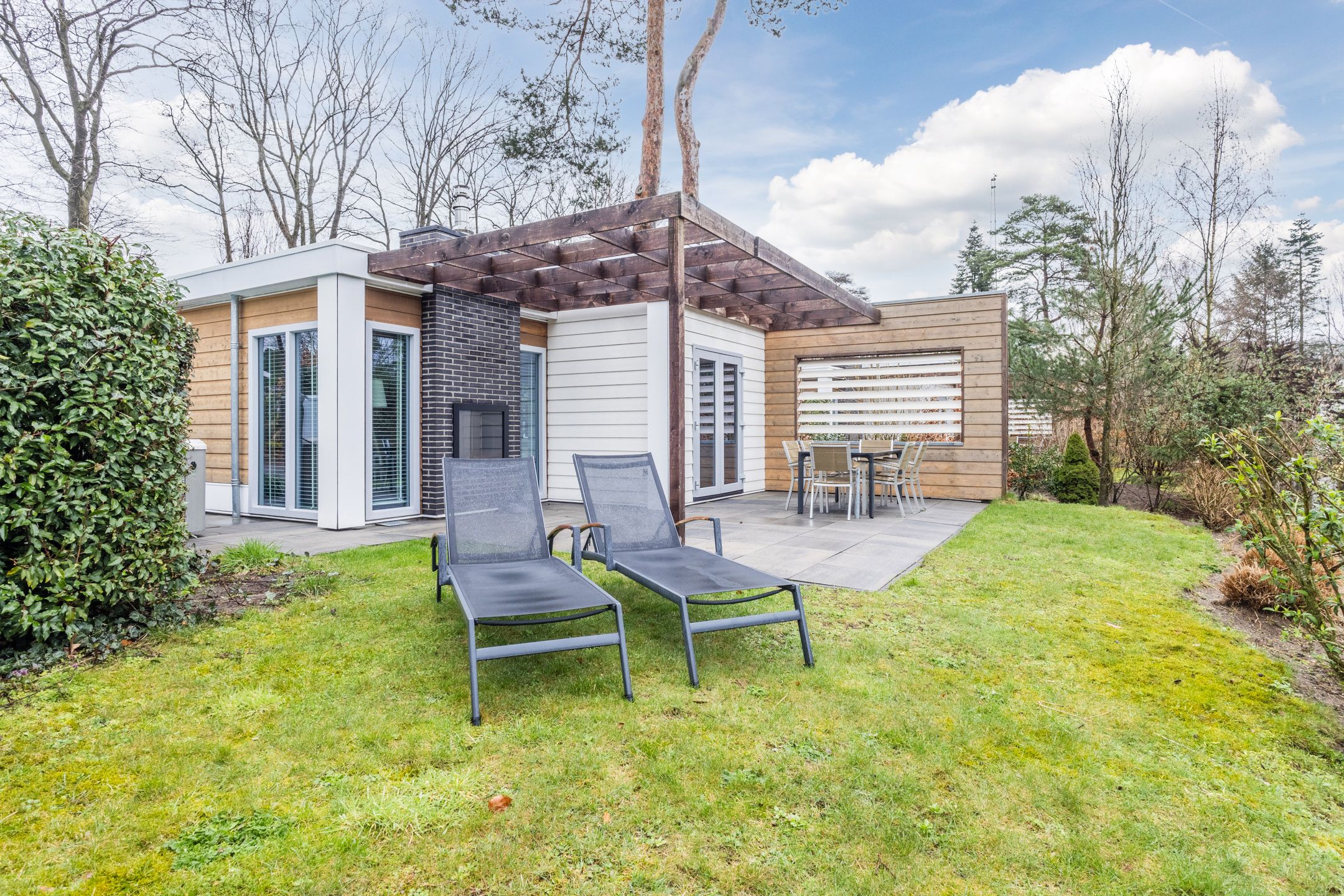 2-bedroom freehold villa in Lunteren — photo 1 of 5