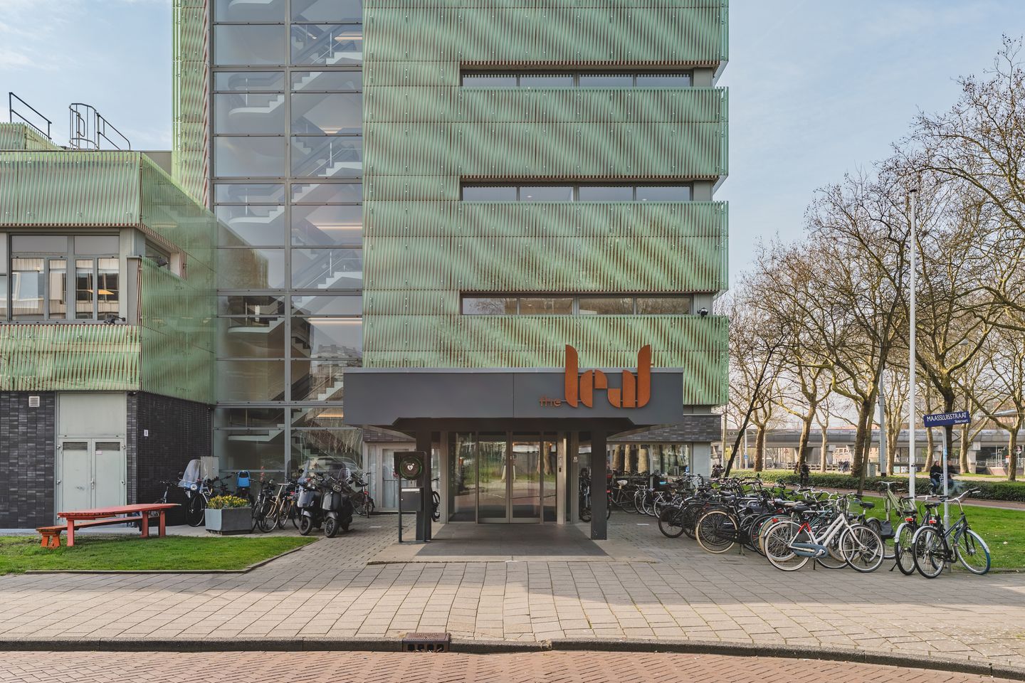 Bekijk foto 2 van Maassluisstraat 2