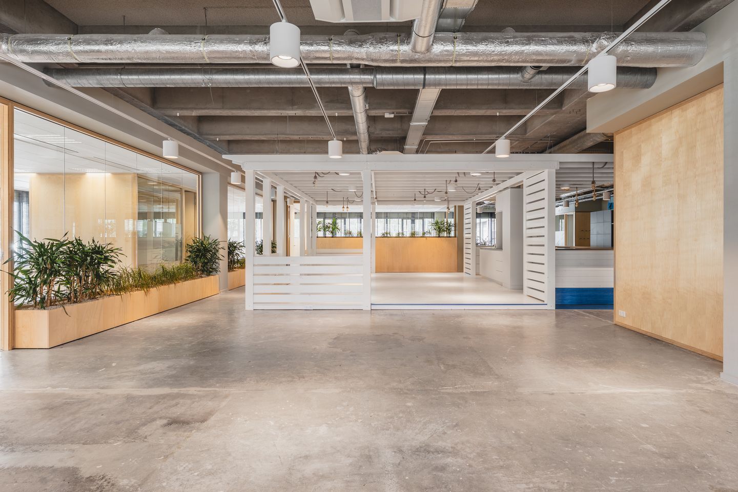 Bekijk foto 3 van Maassluisstraat 2