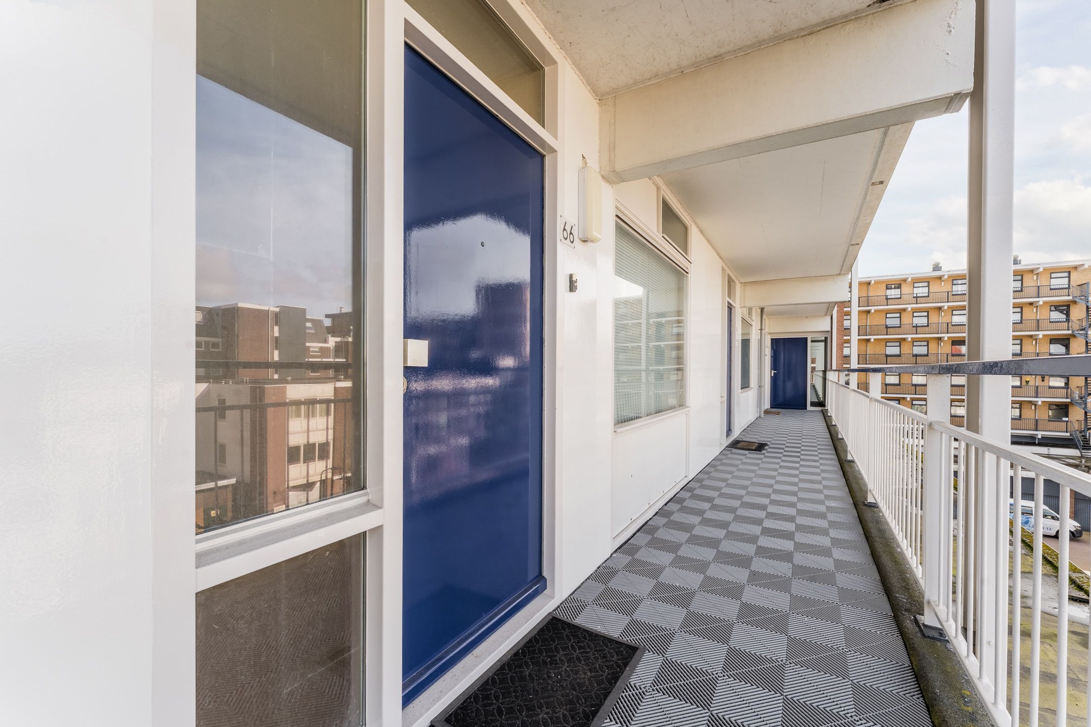 Light Apartment in Center with Sunny Southeast Balconon — 19
