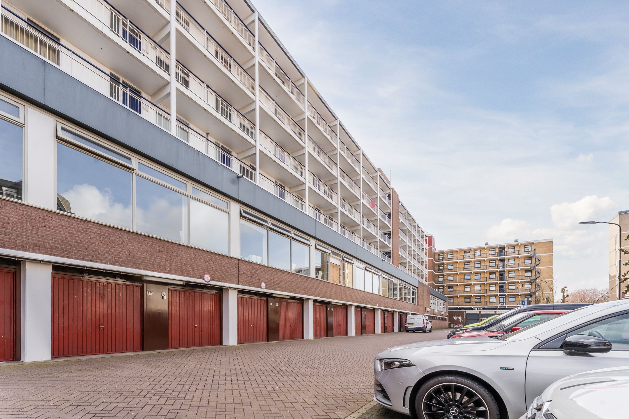 Light Apartment in Center with Sunny Southeast Balconon — 22