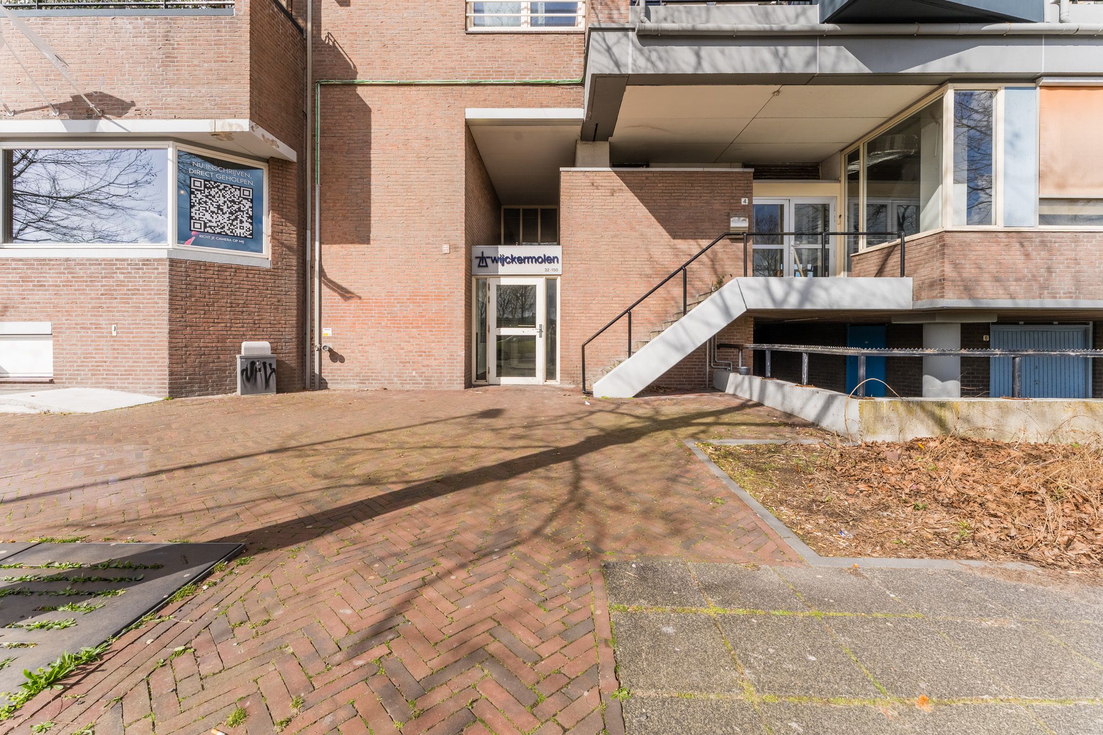 Light Apartment in Center with Sunny Southeast Balconon — 28