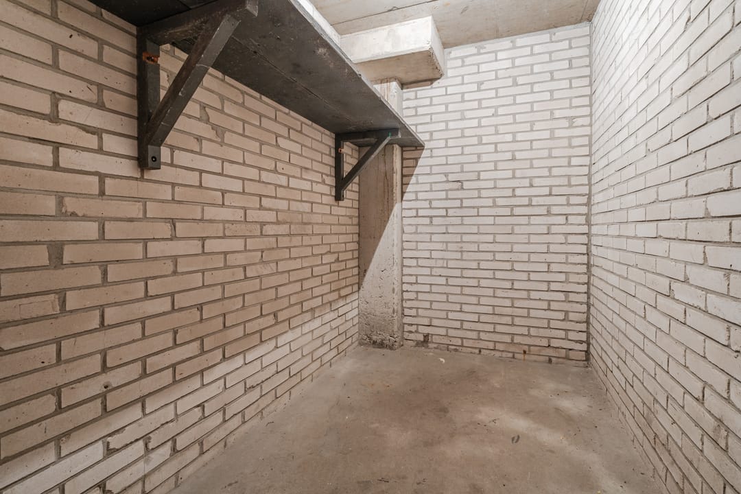Light Apartment in Center with Sunny Southeast Balconon — 21