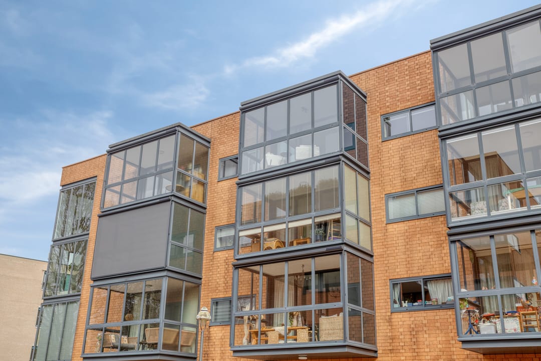 Luxurious Apartment with Lift, Loggia and Private Parking in Apeldoorn Center — 31