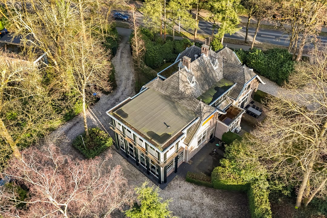 Historic Carriage House with Office Space in Prestigious Lyceumkwartier — 109
