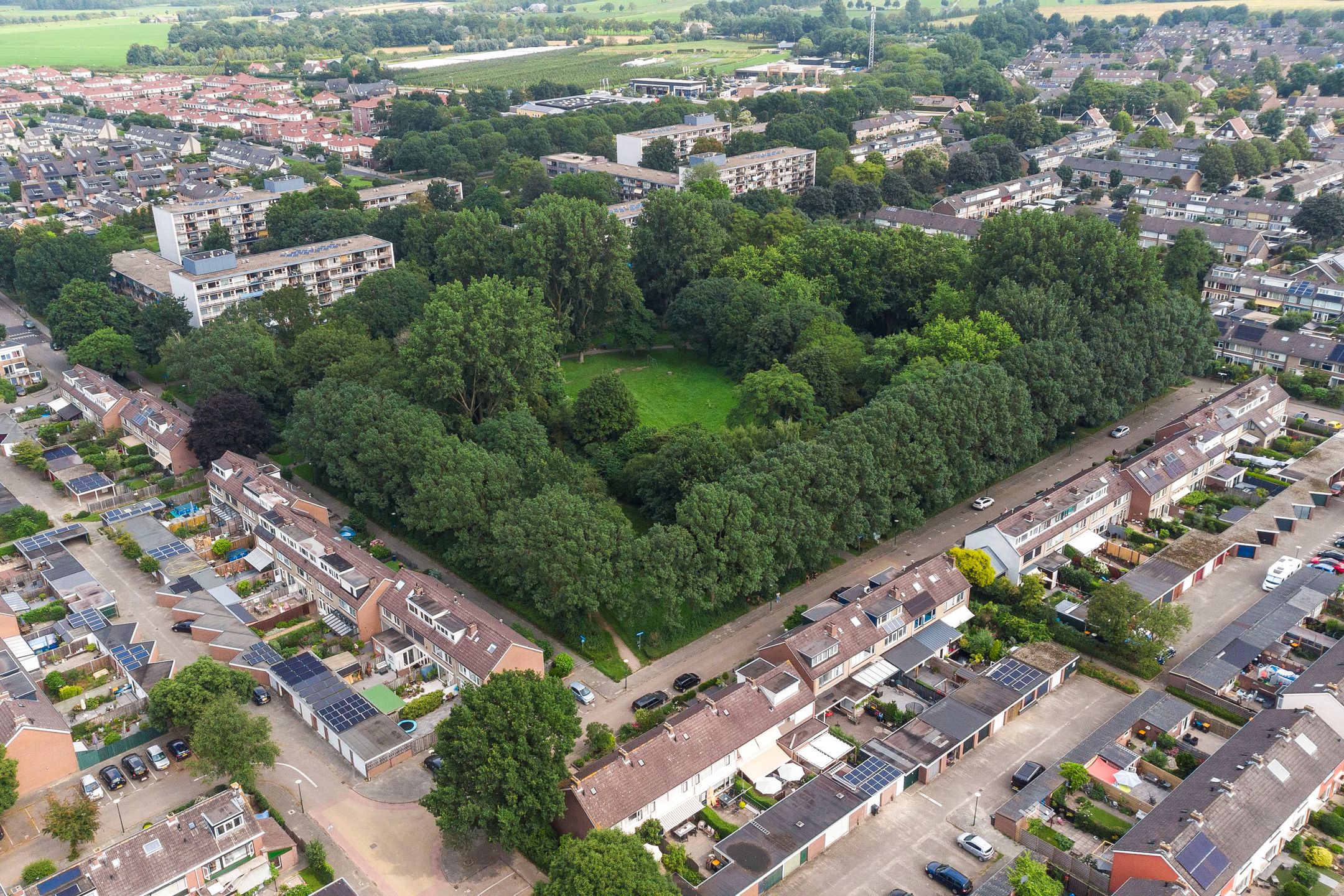 Foto 45 van Karolingersweg 173