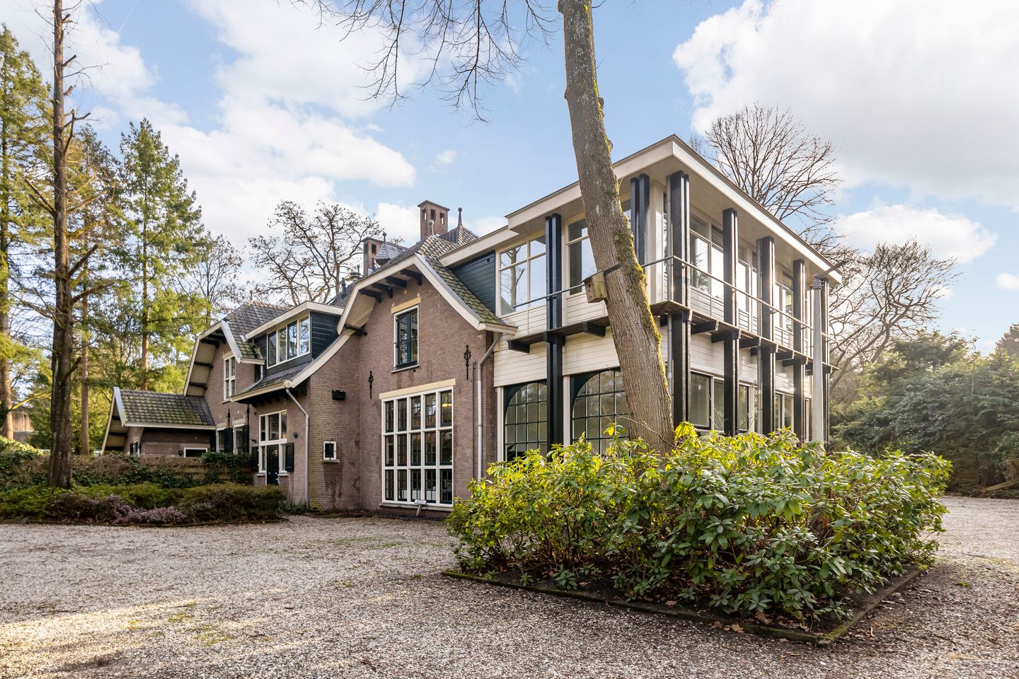 Photo 110 of Boulevard 15