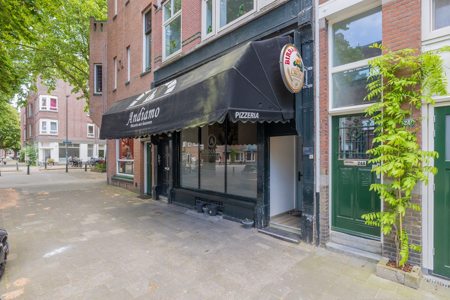 Bekijk foto 1 van Pieter de Hoochstraat 22-B