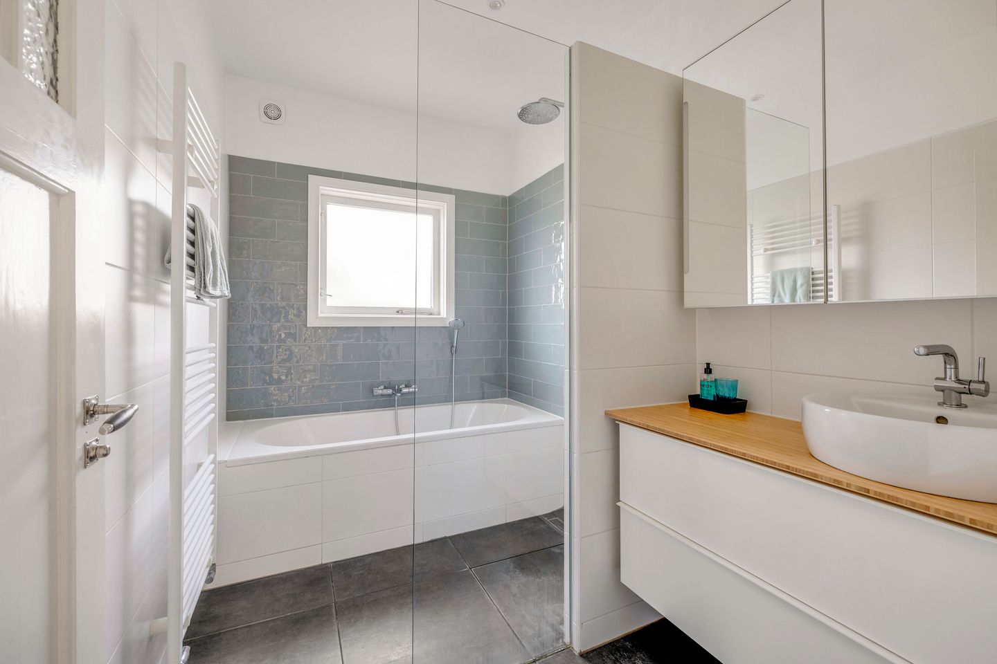 Photo 4 of Louise de Colignystraat 34