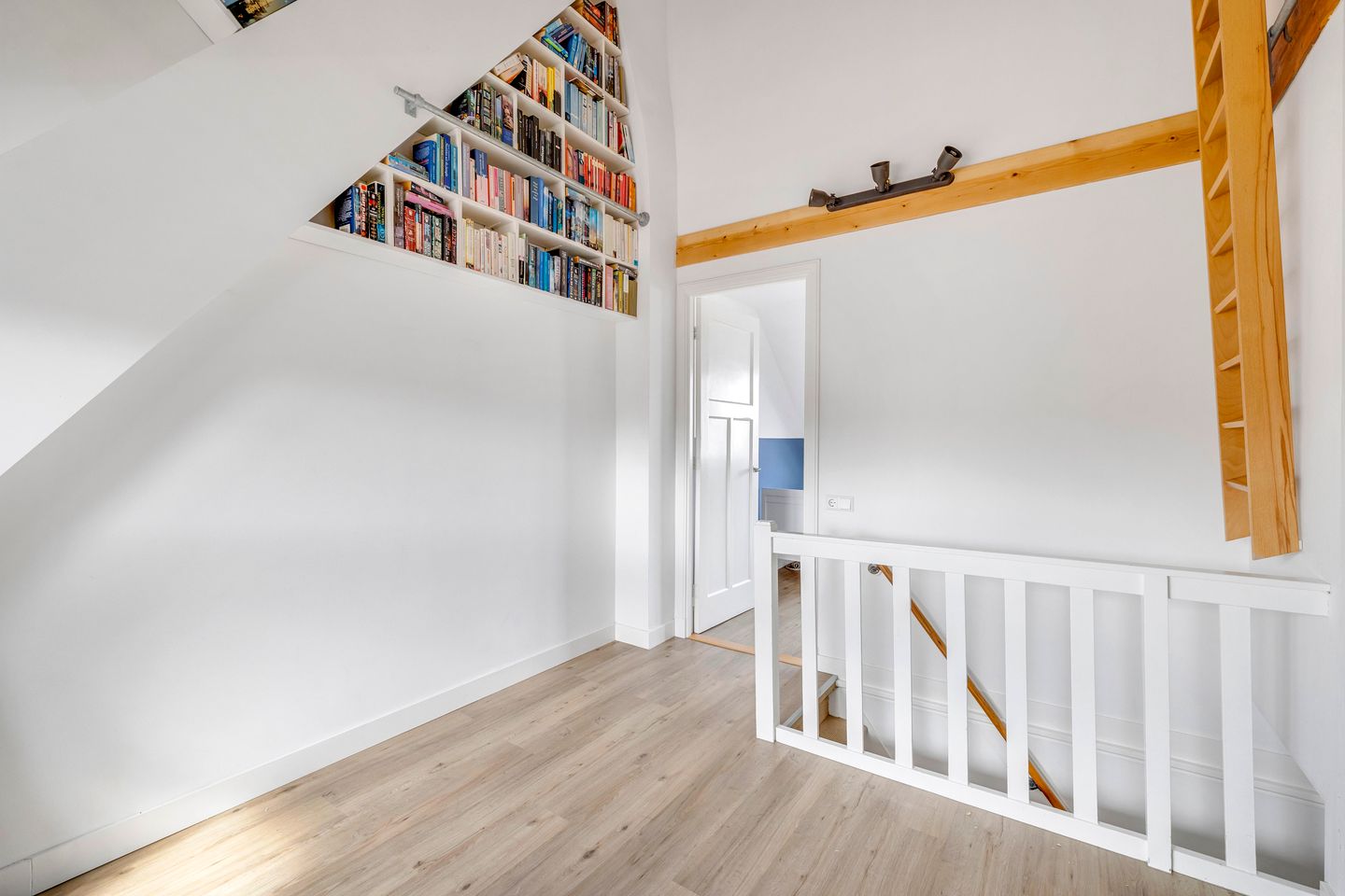Photo 44 of Louise de Colignystraat 34