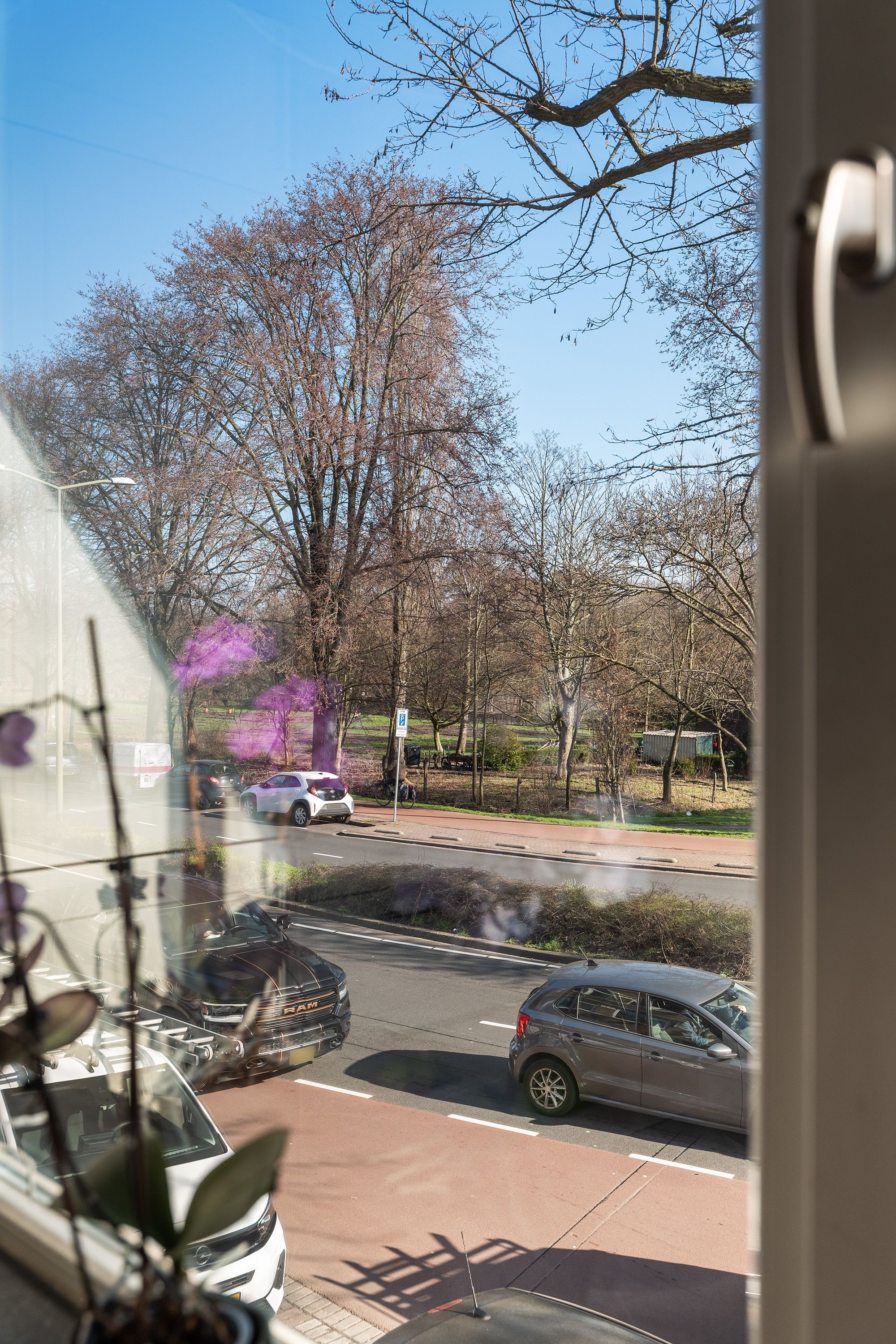 Spacious and light 4-room apartment near Zuiderpark — 14