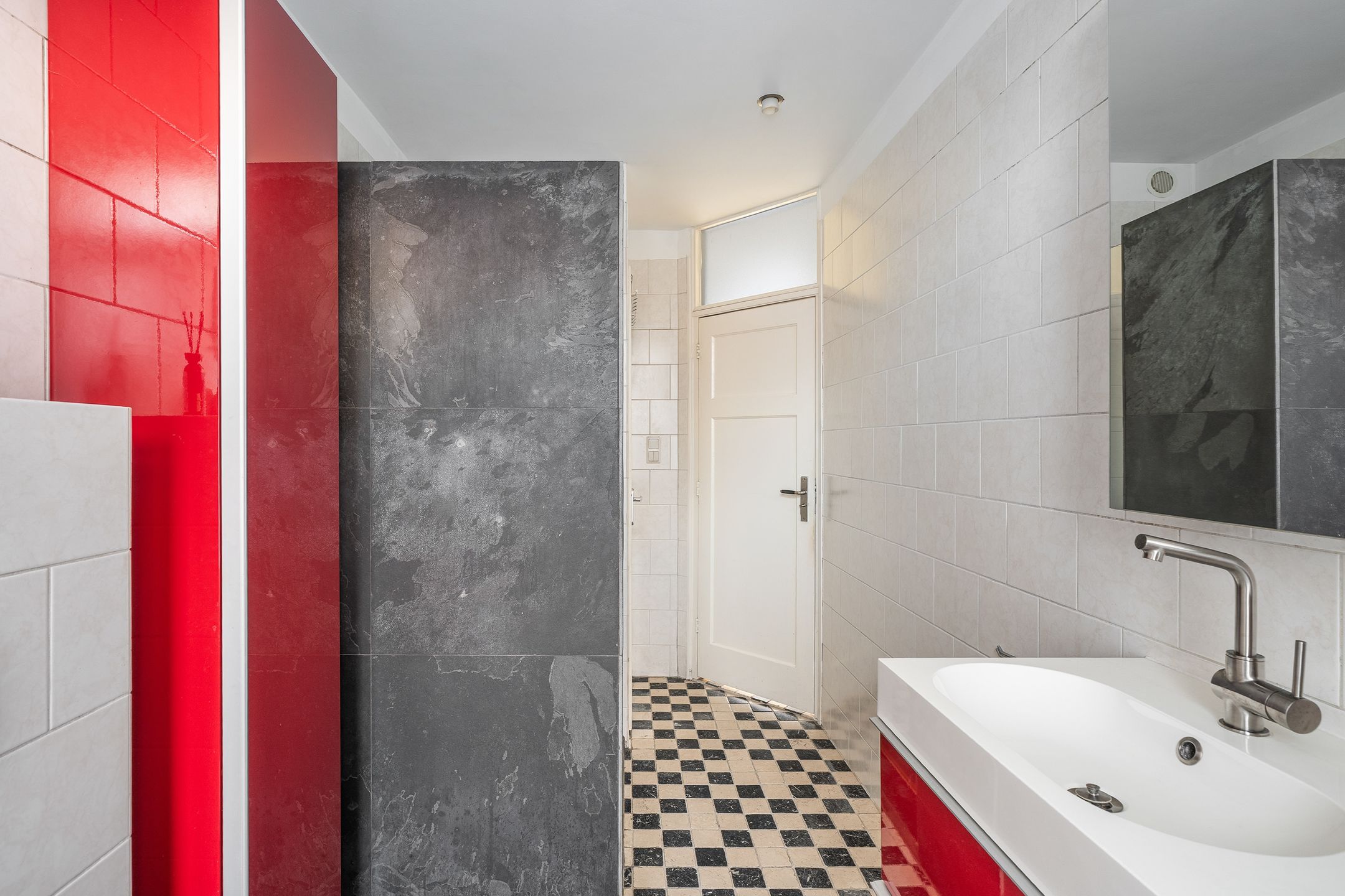 Spacious and light 4-room apartment near Zuiderpark — 26