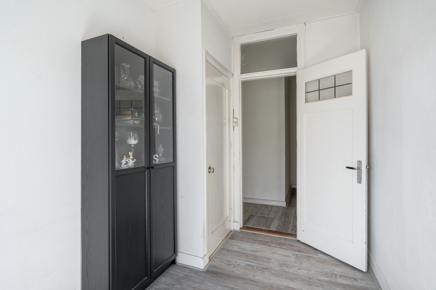 Spacious and light 4-room apartment near Zuiderpark — 28