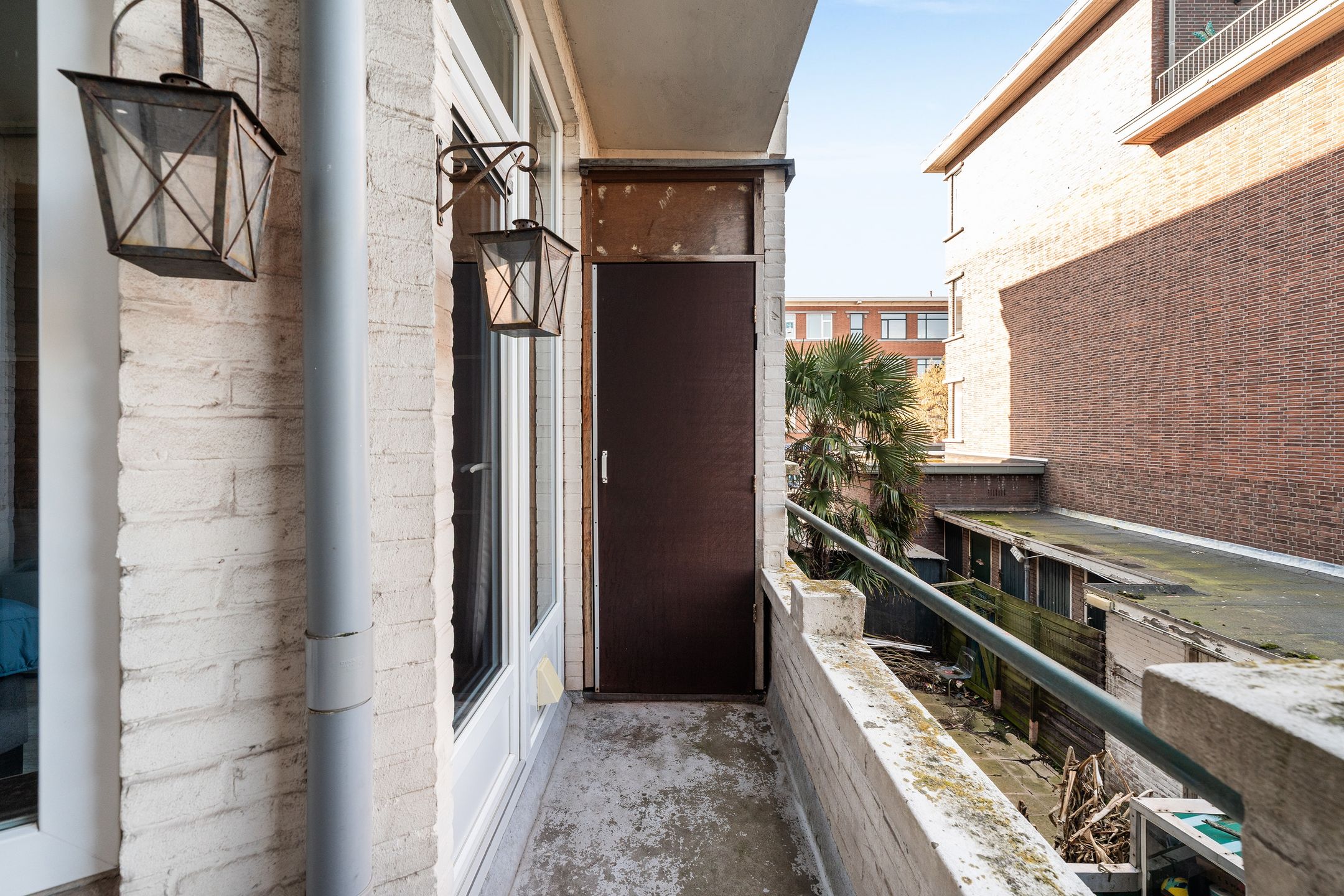 Spacious and light 4-room apartment near Zuiderpark — 35