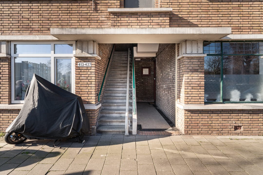 Spacious and light 4-room apartment near Zuiderpark — 37