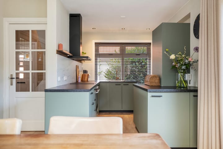 Photo 3 of Mr. J.R. Moddermanstraat 1