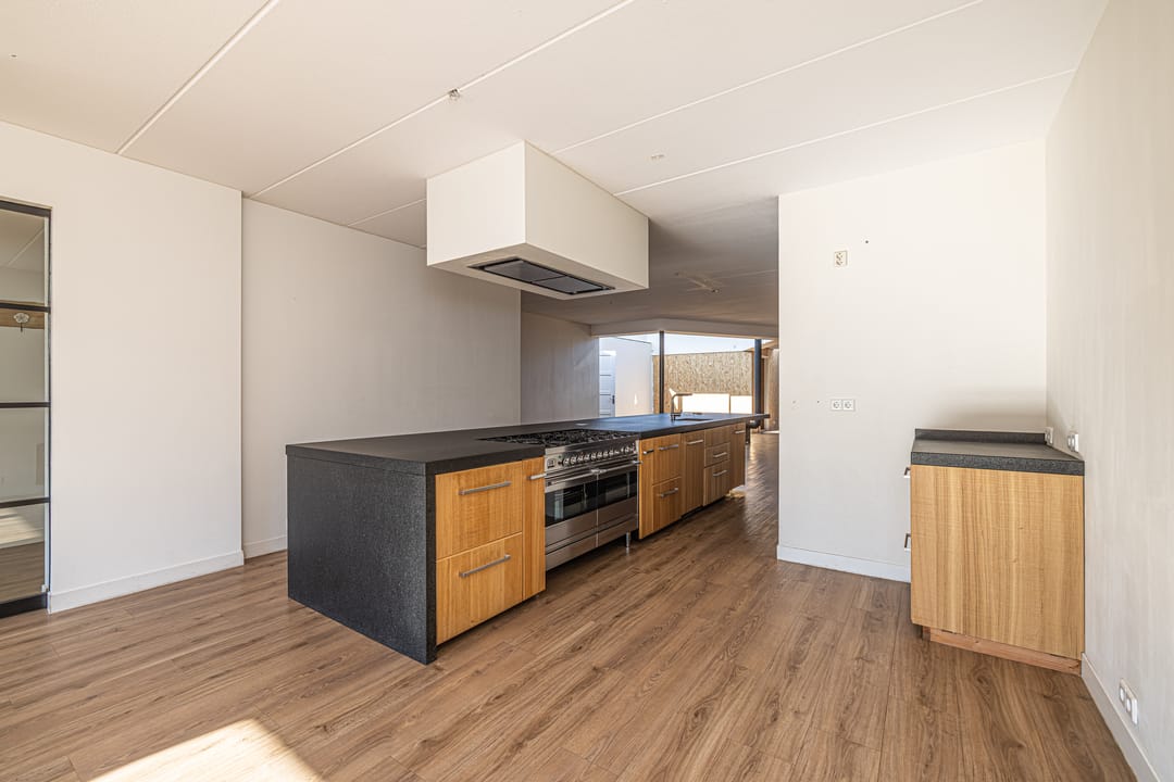 Unique Detached Residence with Multifunctional Business Space — 14