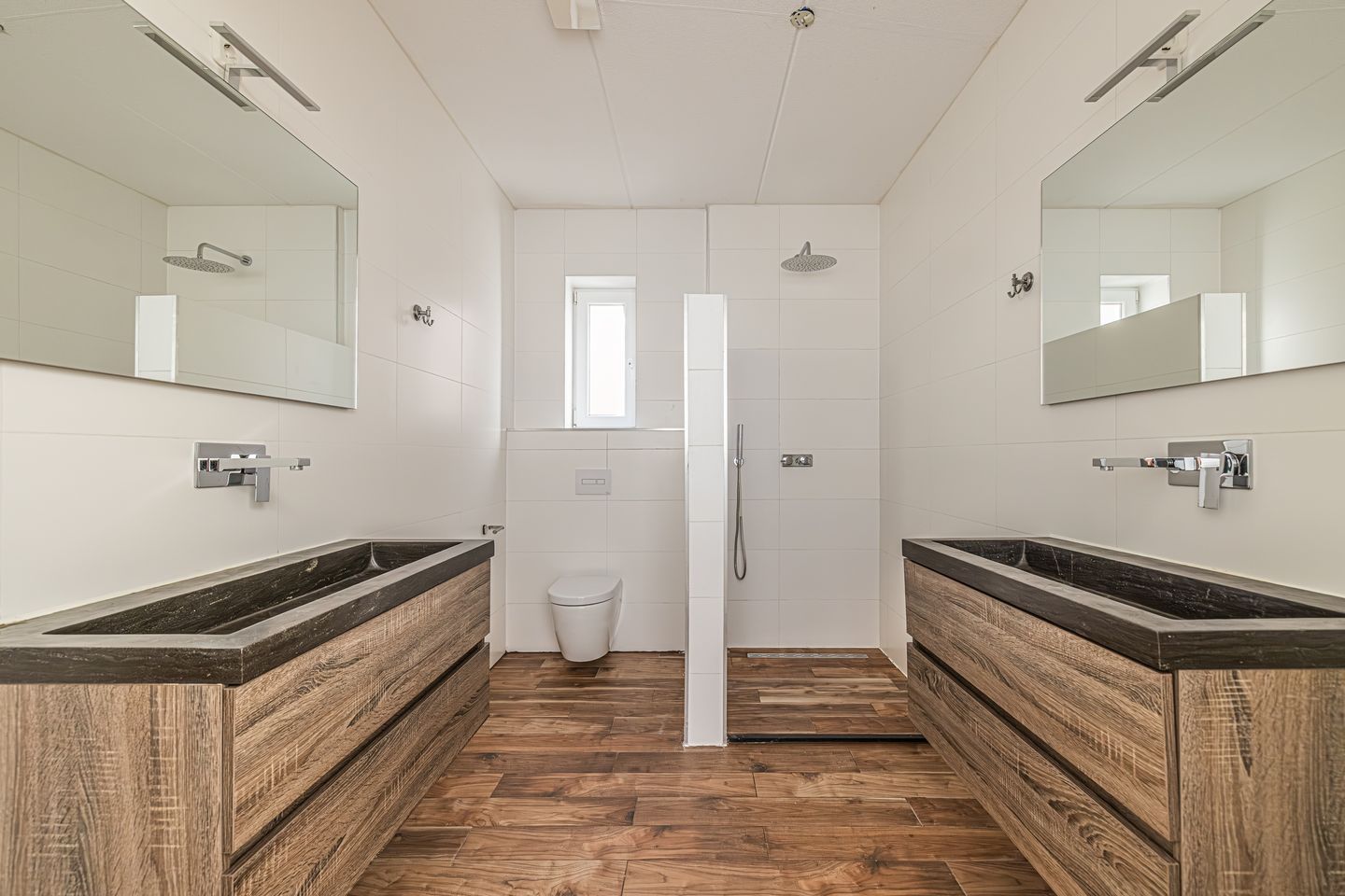 Unique Detached Residence with Multifunctional Business Space — 26