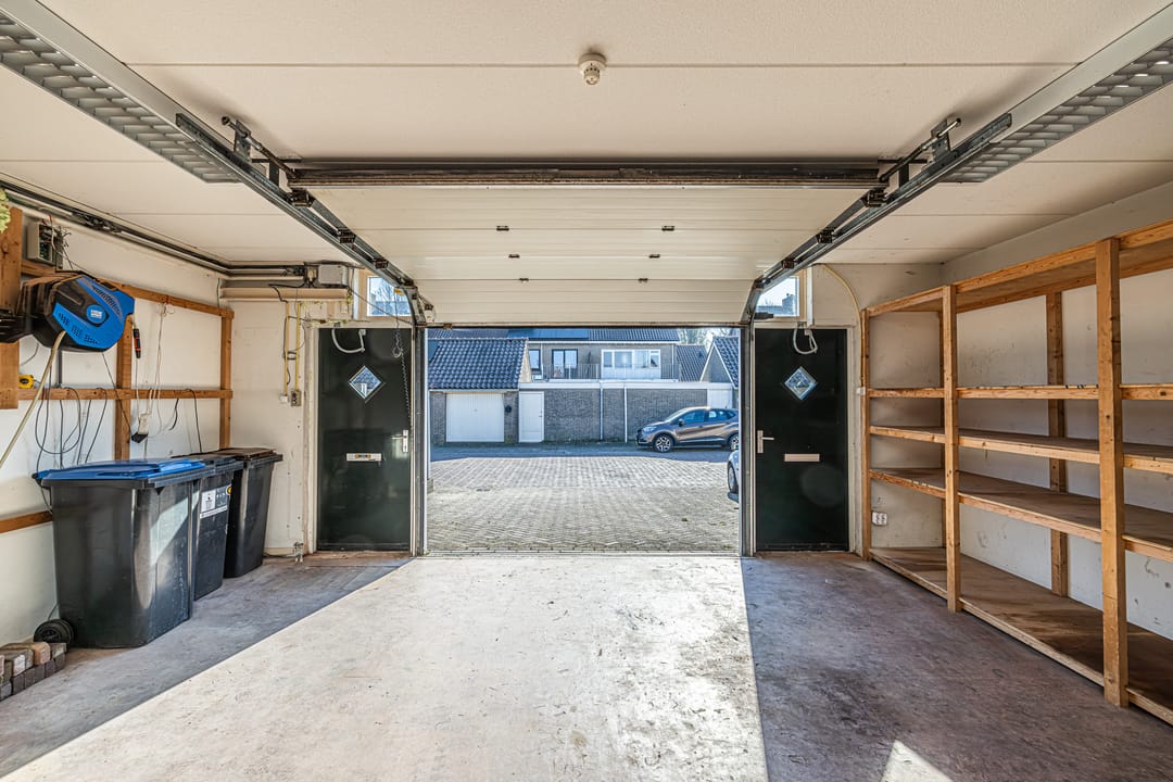 Unique Detached Residence with Multifunctional Business Space — 34