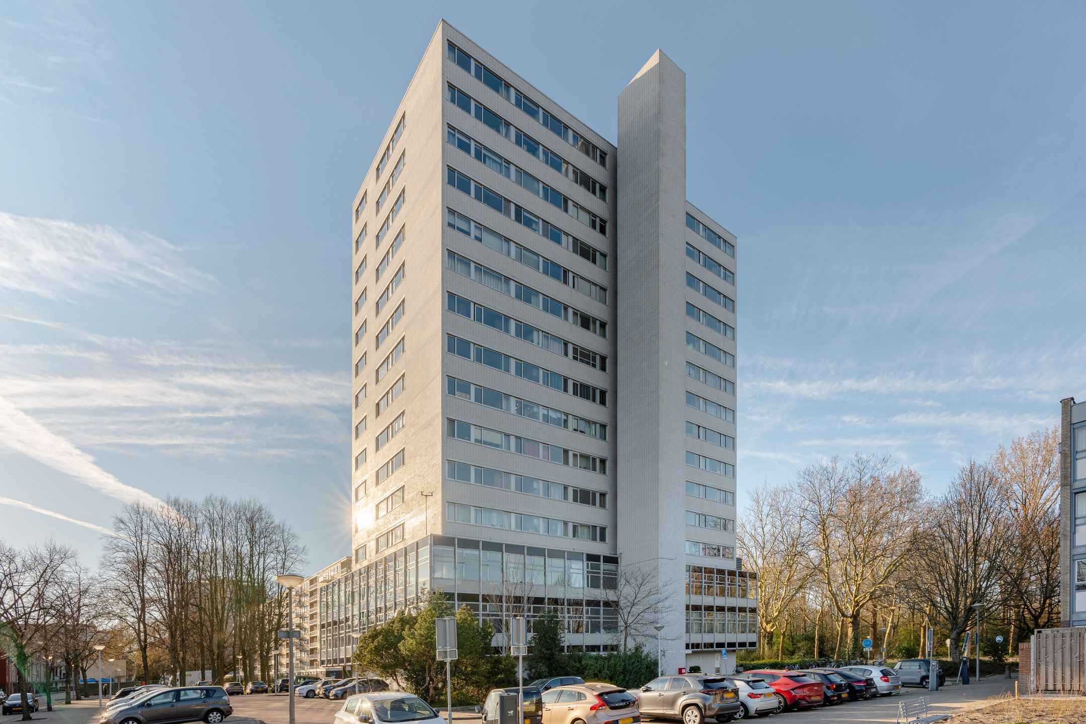 Renovated apartment with 2 bedrooms in modern complex with lift — 18