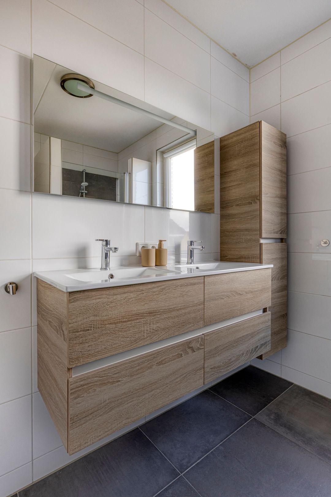 Photo 32 of Kaarsenmaker 34