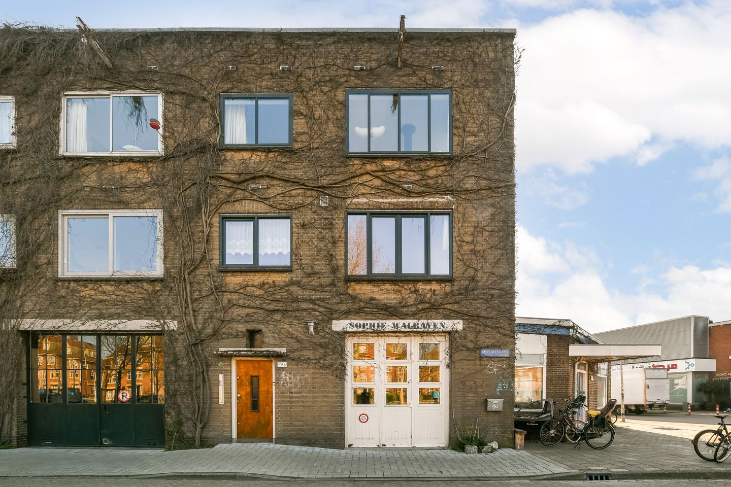 Bekijk foto 1 van Meeuwenlaan 108