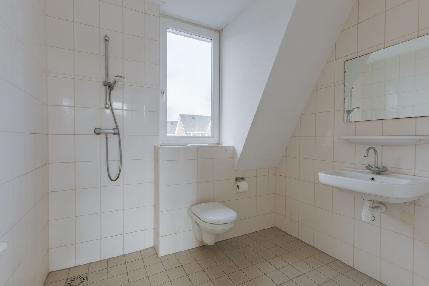 Spacious corner house with sunny garden in Oosseld — 19